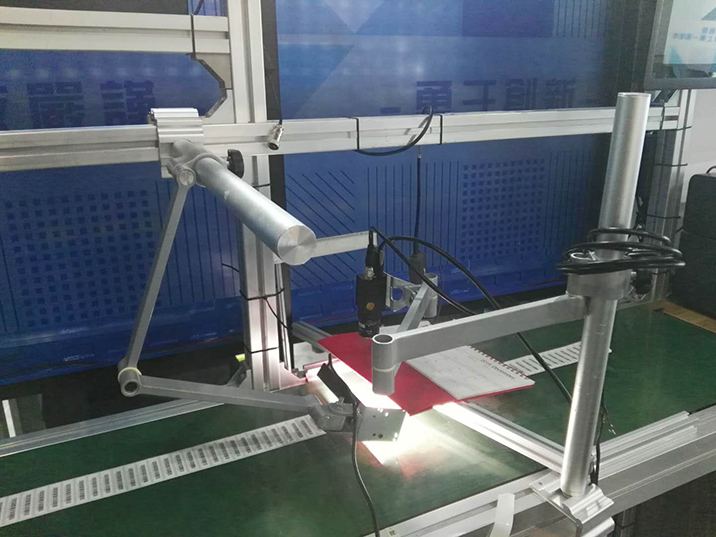 固定式掃碼槍掃描生產流水線上的產品 固定式掃碼槍掃描生產流水線上的產品